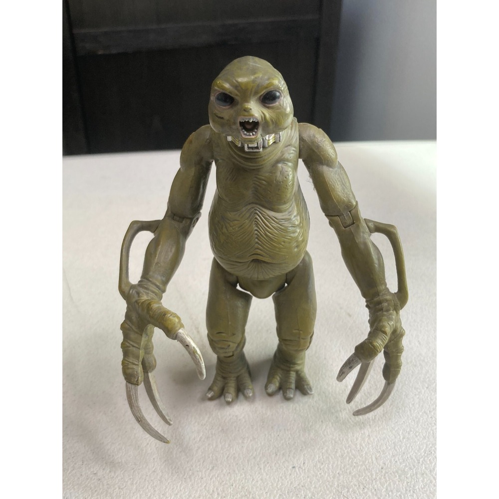 SLITHEEN Figure Doctor Who 6 inch Toy action figure 2004 Vintage